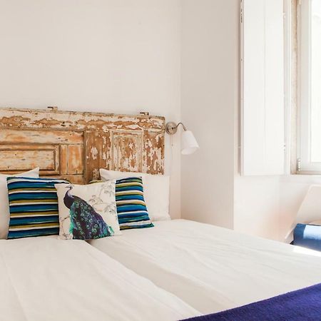 Cozy 1St Floor Flat Central Chiado District With Balconies And Ac 19Th Century Building Lissabon Exterior foto