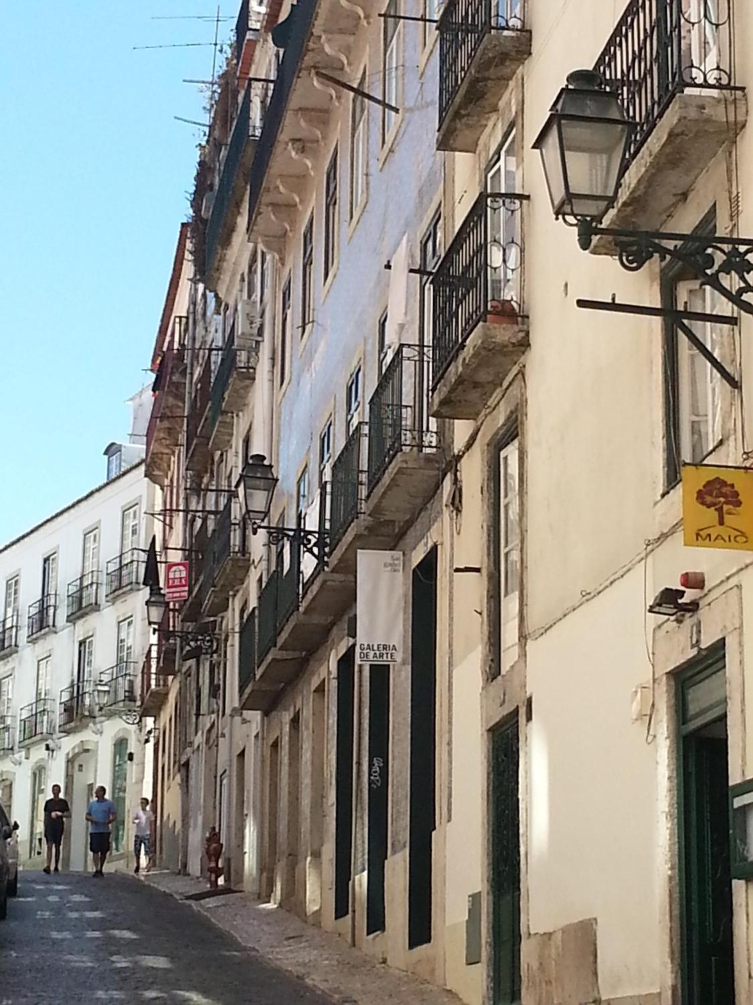 Cozy 1St Floor Flat Central Chiado District With Balconies And Ac 19Th Century Building Lissabon Exterior foto