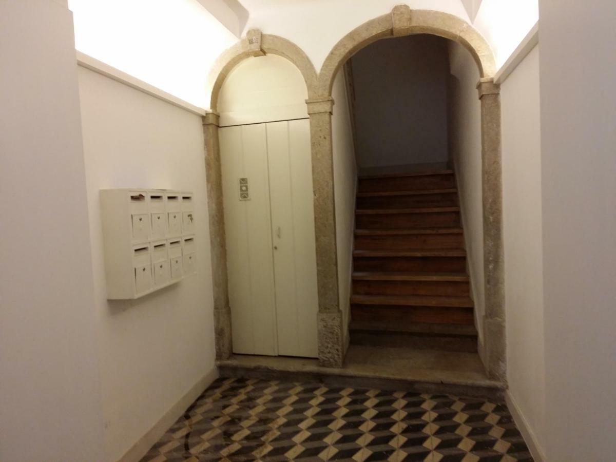 Cozy 1St Floor Flat Central Chiado District With Balconies And Ac 19Th Century Building Lissabon Exterior foto