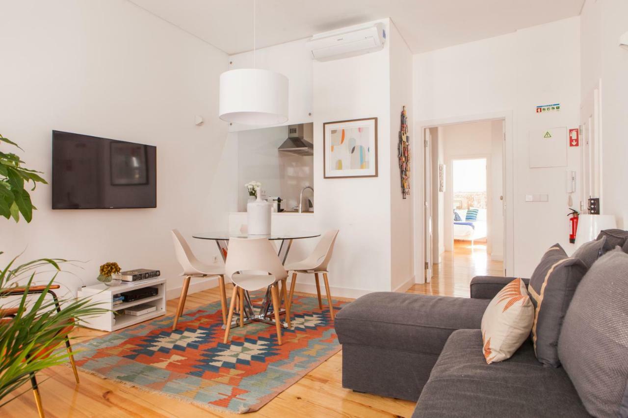Cozy 1St Floor Flat Central Chiado District With Balconies And Ac 19Th Century Building Lissabon Exterior foto