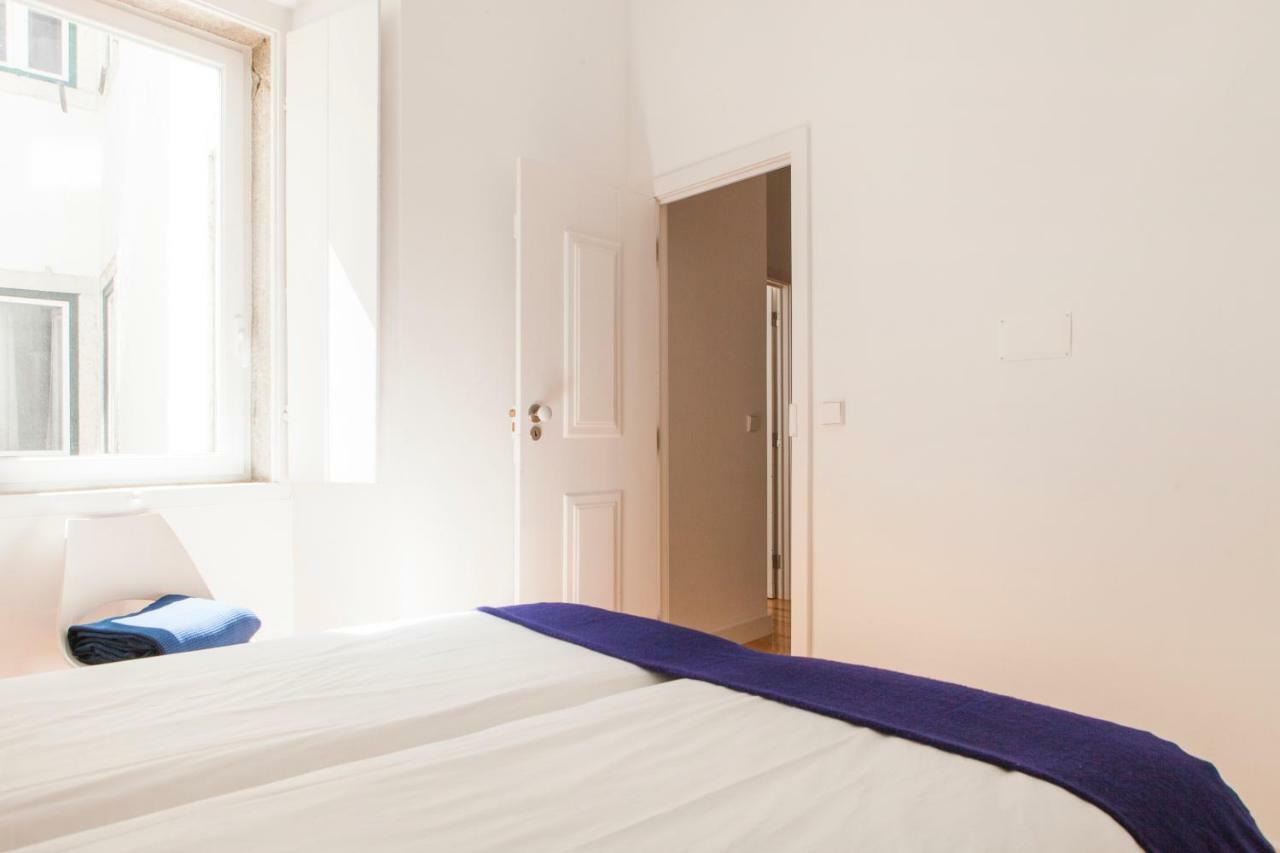 Cozy 1St Floor Flat Central Chiado District With Balconies And Ac 19Th Century Building Lissabon Exterior foto
