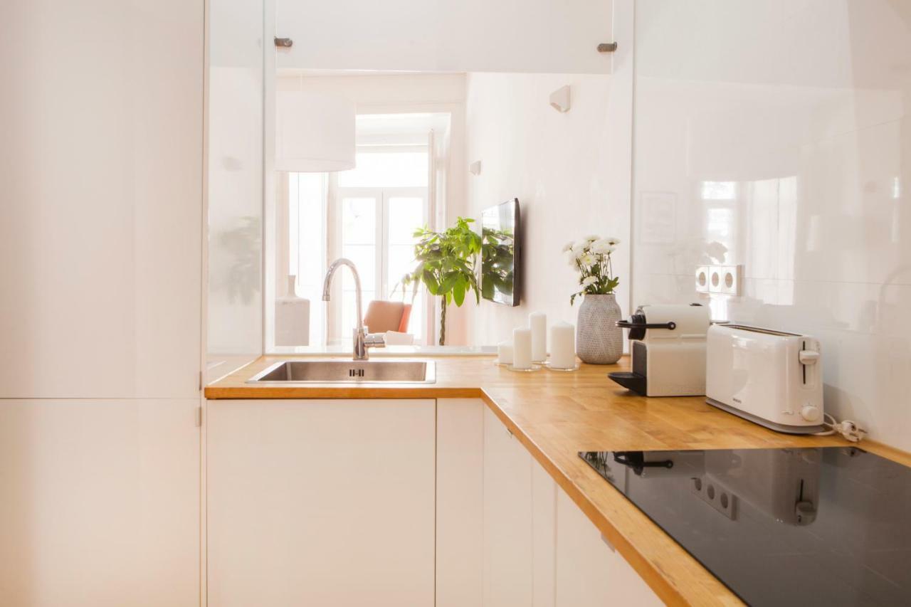 Cozy 1St Floor Flat Central Chiado District With Balconies And Ac 19Th Century Building Lissabon Exterior foto